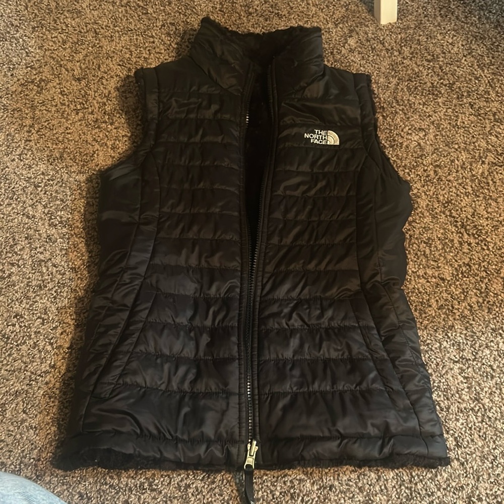 North Face Reversible Faux Fur Vest. Kids medium fits like women’s xs